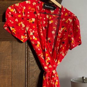 Réalisation Par THE TEALE in Rouge Fleur - size small